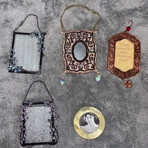 ✨ Early 2000s Ornate Hanging Photo Frame Set – 3x2 & 2x2 Mini Keepsake Décor ✨
